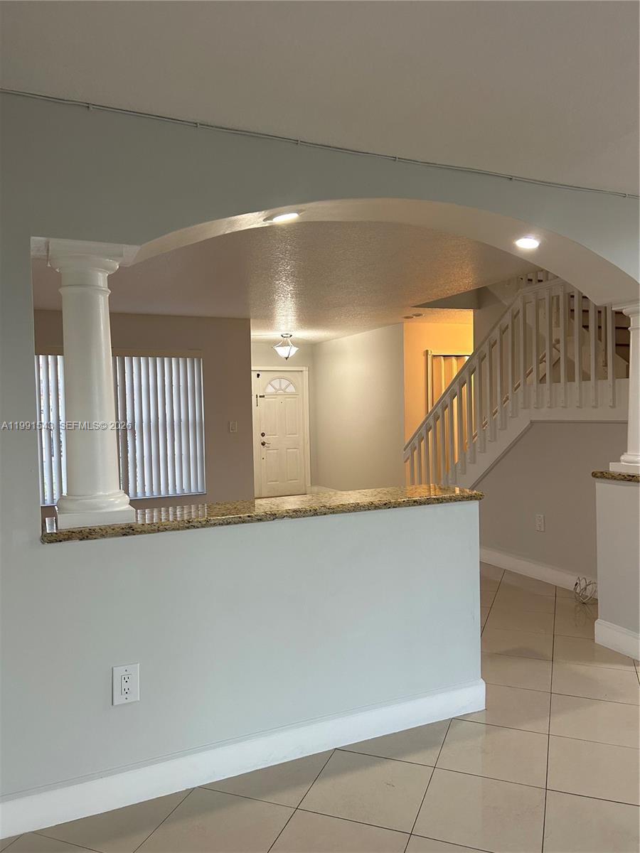 VIZCAYA AT THE HAMMOCKS 1 - Residential Lease