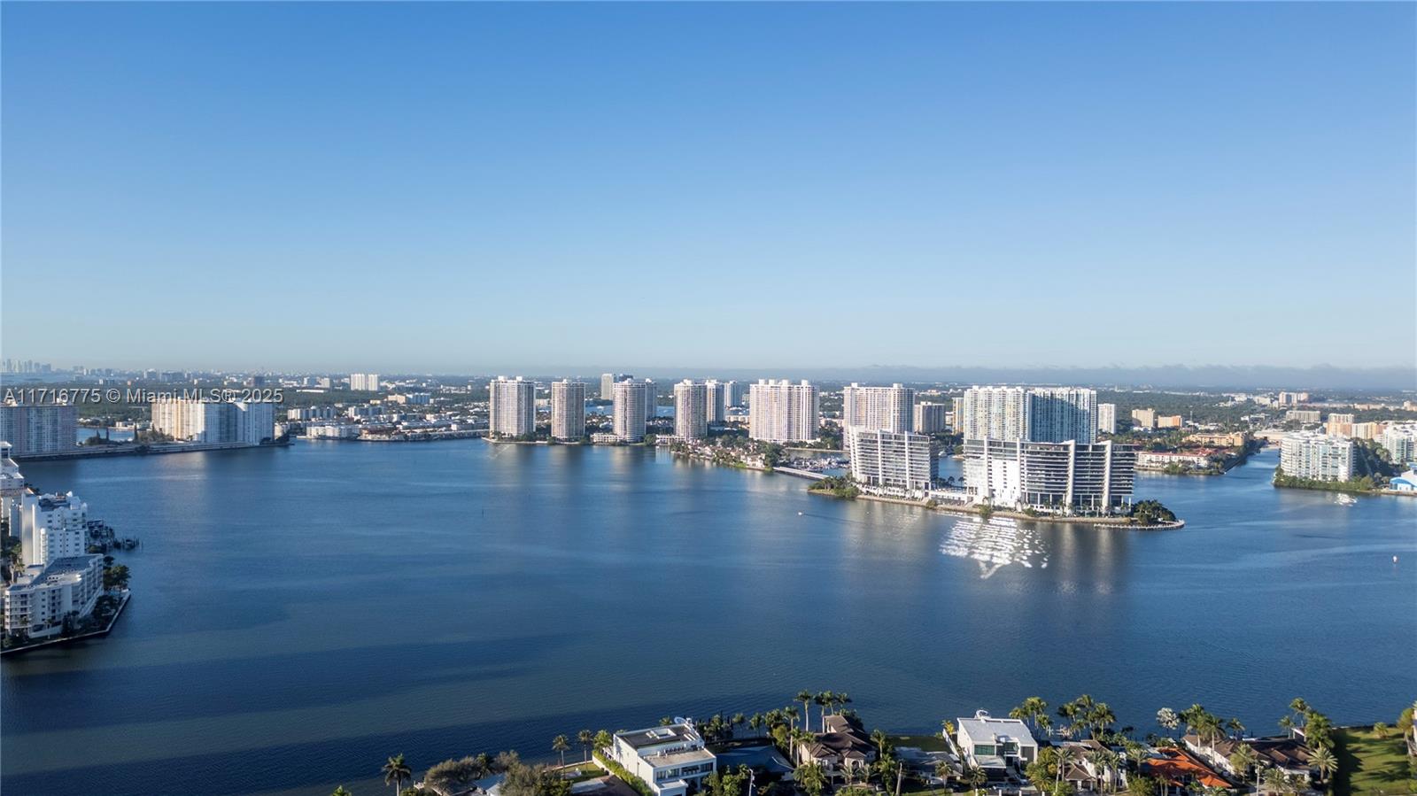 18555 COLLINS AVENUE COND - Residential