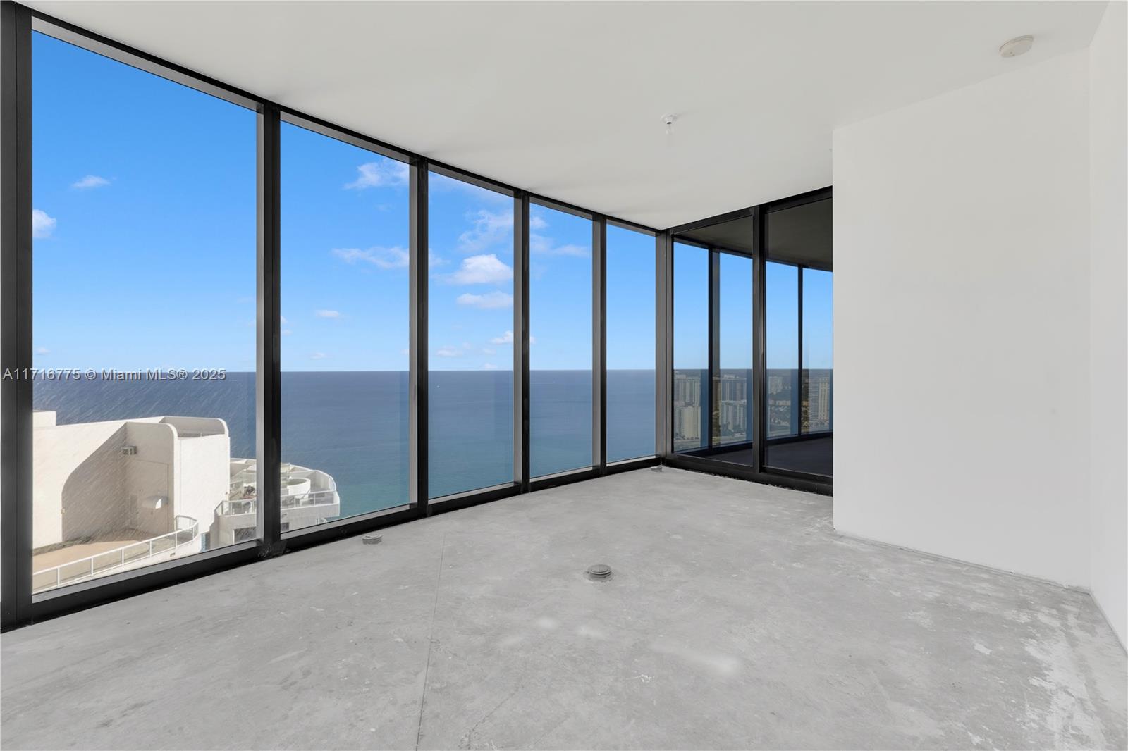 18555 COLLINS AVENUE COND - Residential
