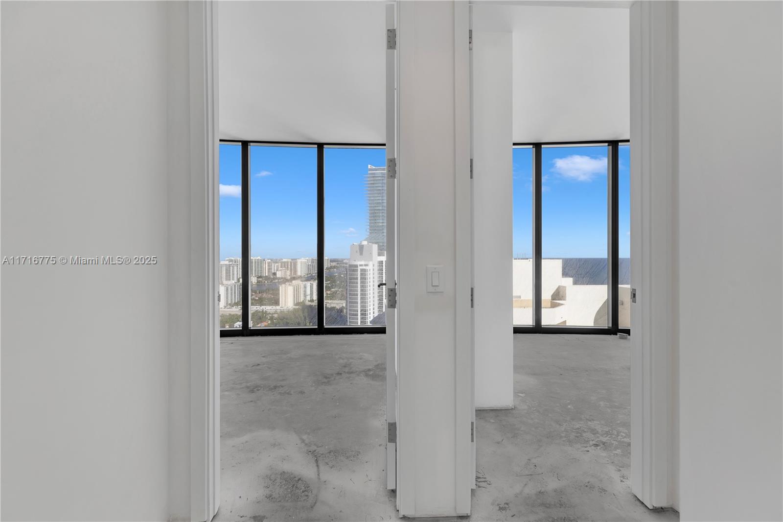 18555 COLLINS AVENUE COND - Residential