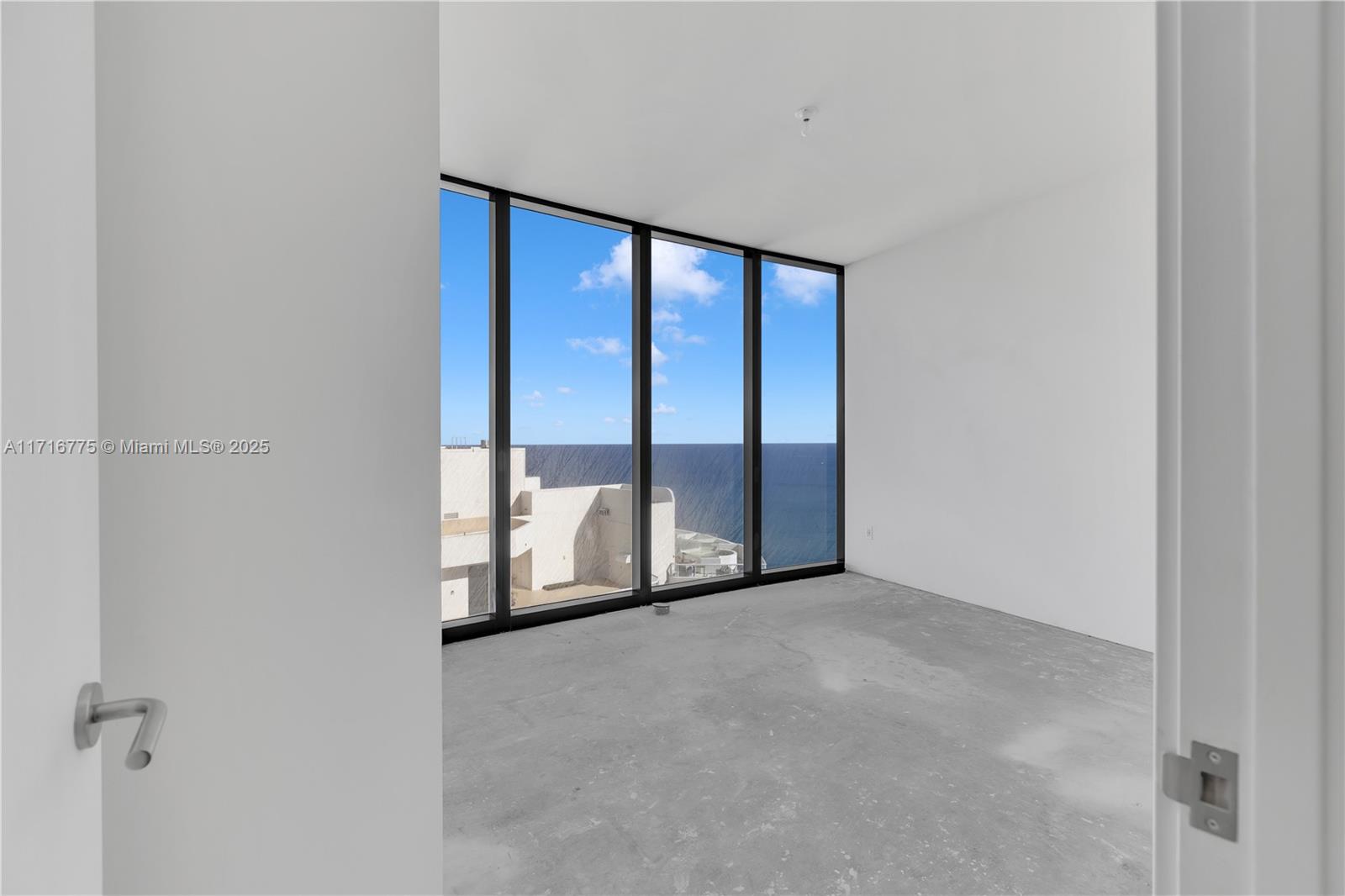 18555 COLLINS AVENUE COND - Residential