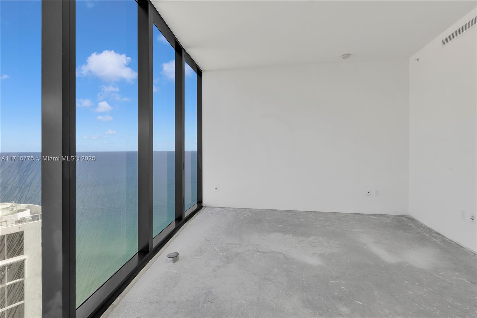 18555 COLLINS AVENUE COND - Residential