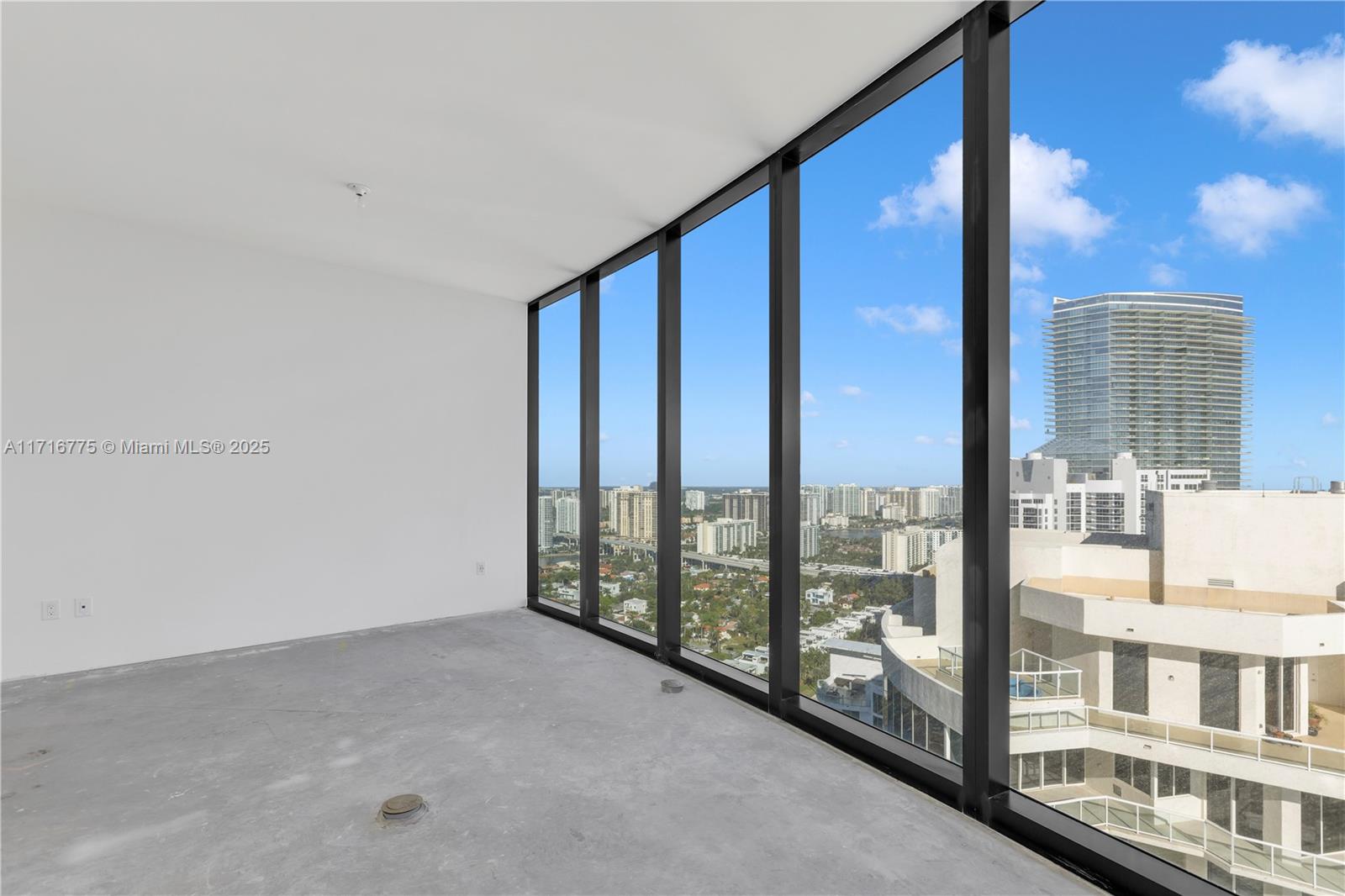 18555 COLLINS AVENUE COND - Residential