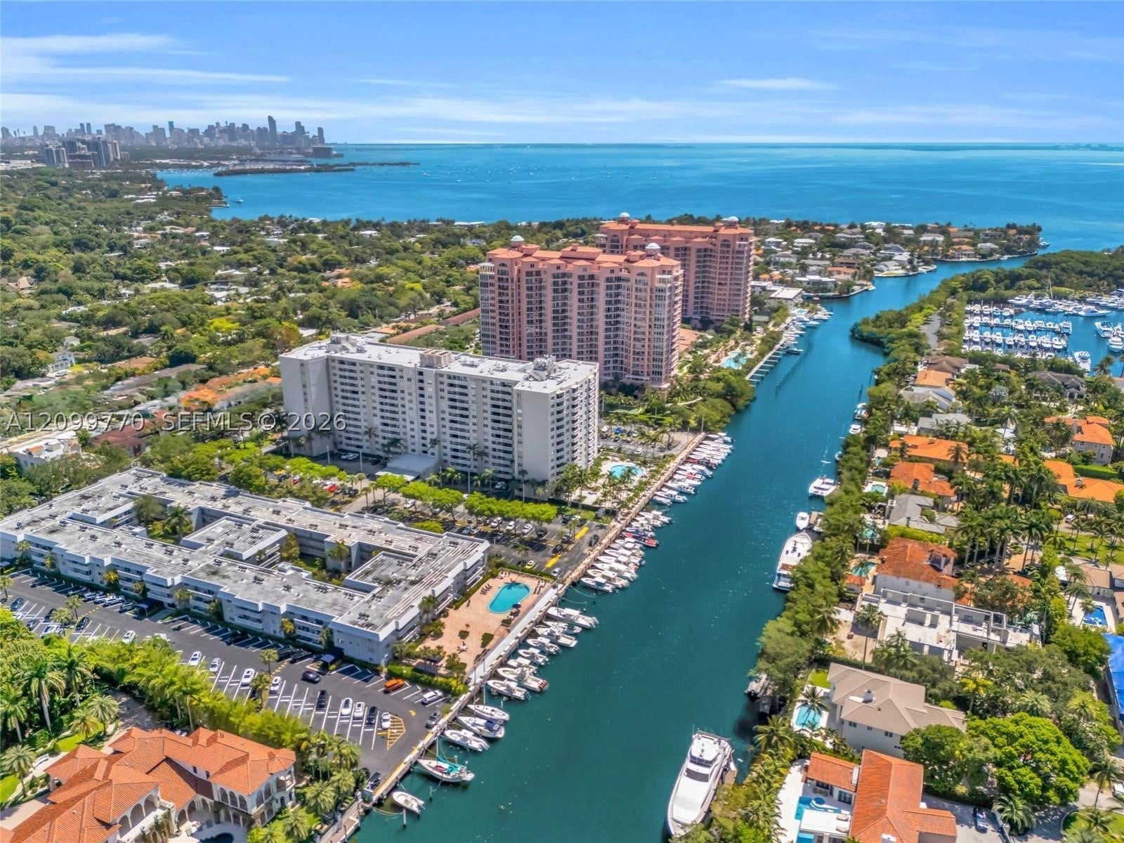 90 Edgewater Dr PH03