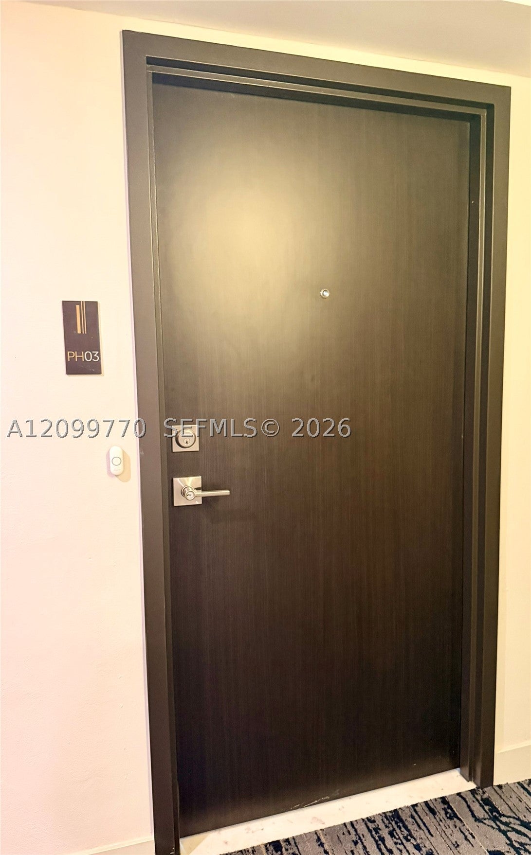 90 Edgewater Dr PH03