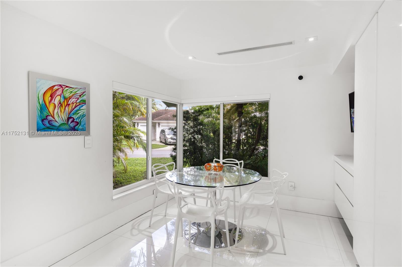 DORAL ESTATES - Residential