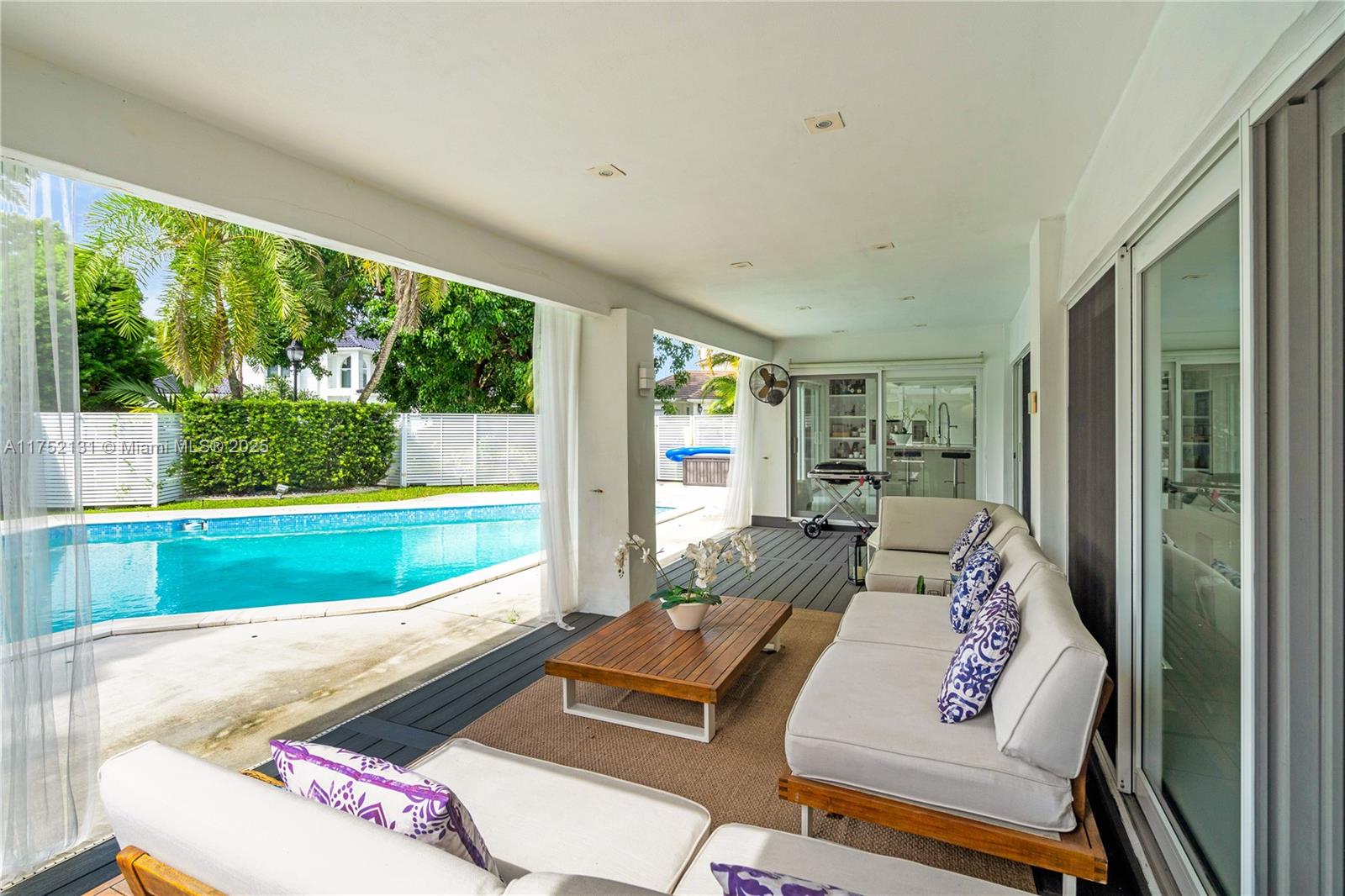 DORAL ESTATES - Residential