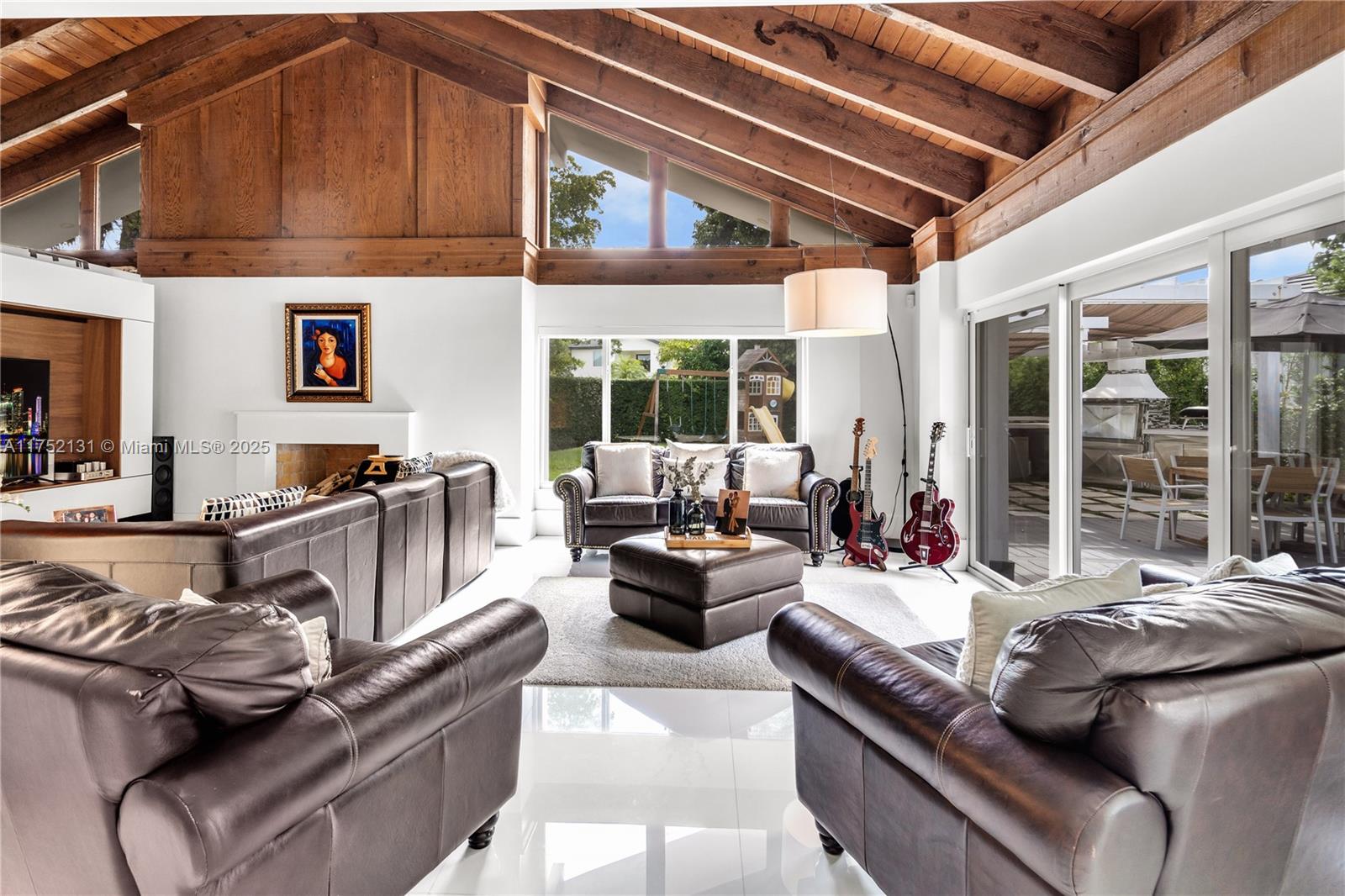 DORAL ESTATES - Residential