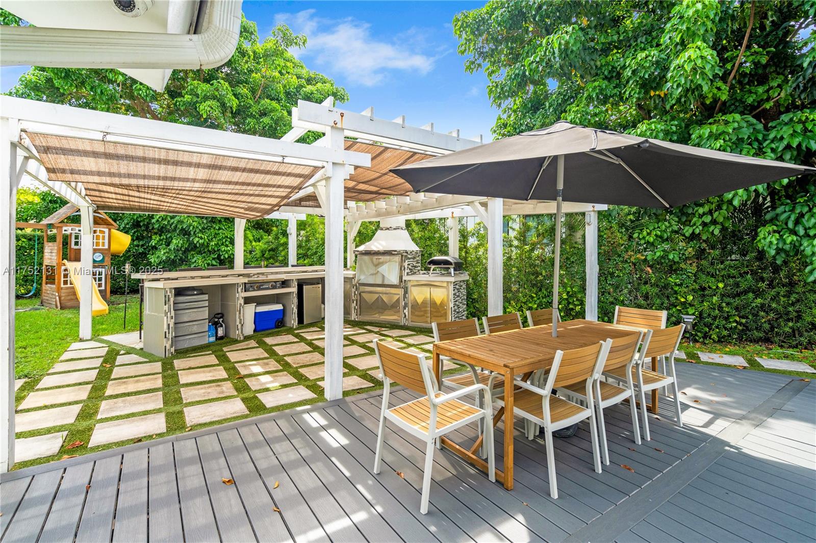 DORAL ESTATES - Residential