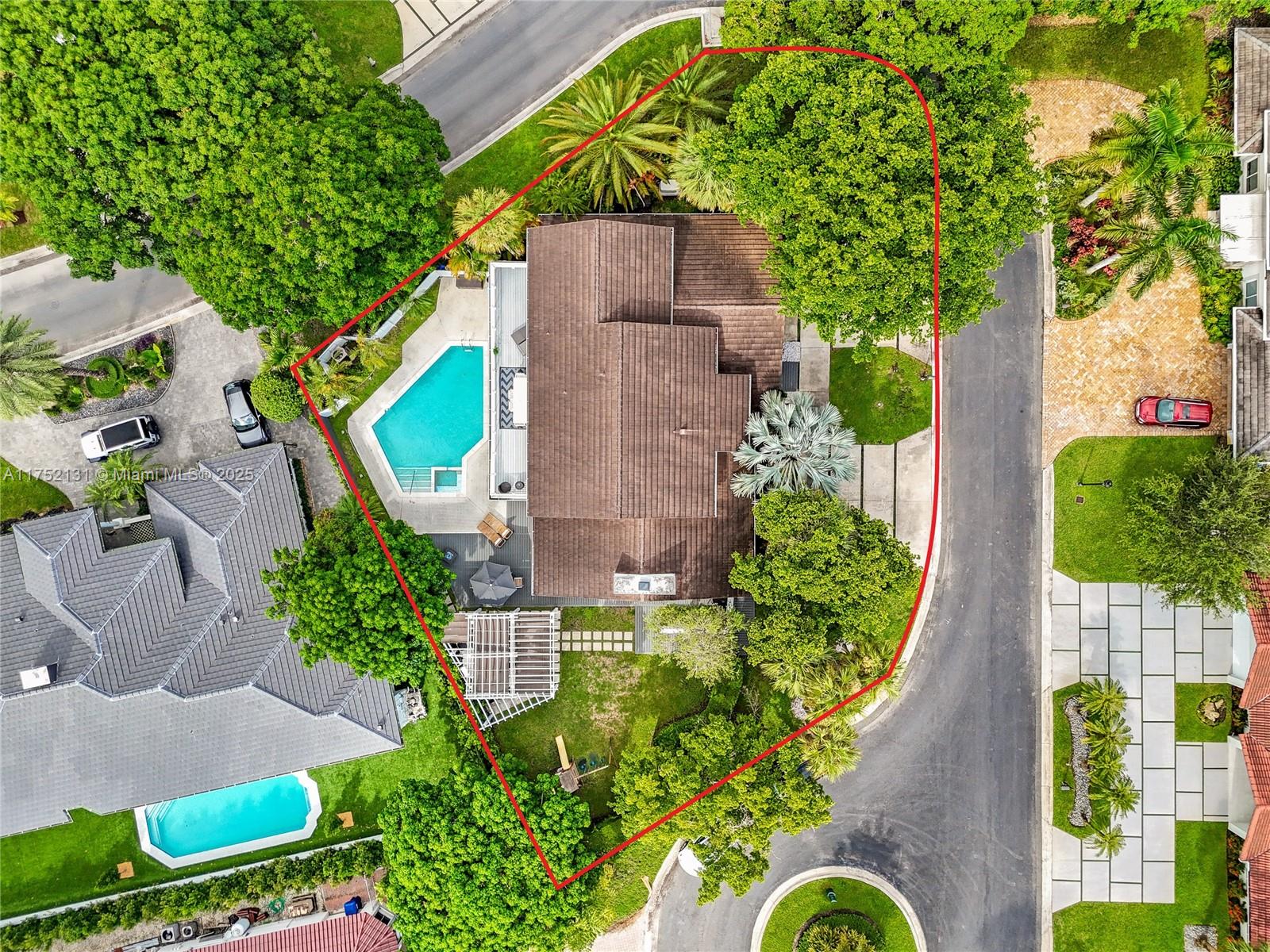 DORAL ESTATES - Residential