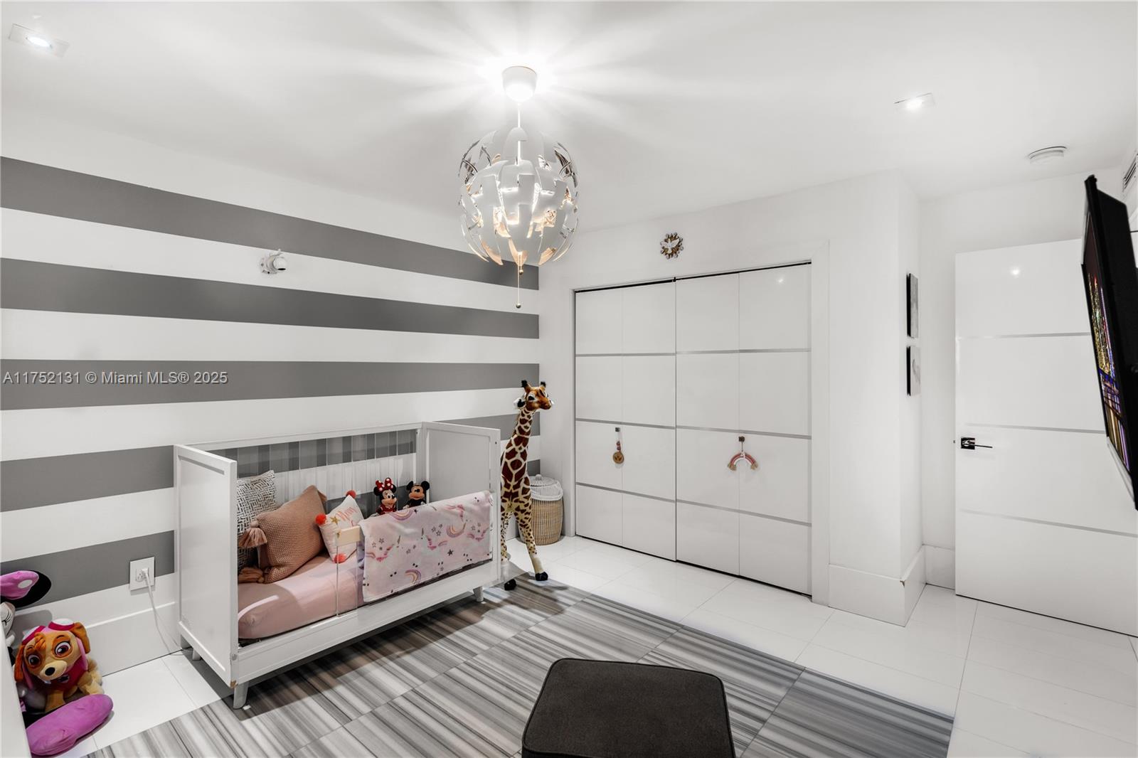 DORAL ESTATES - Residential