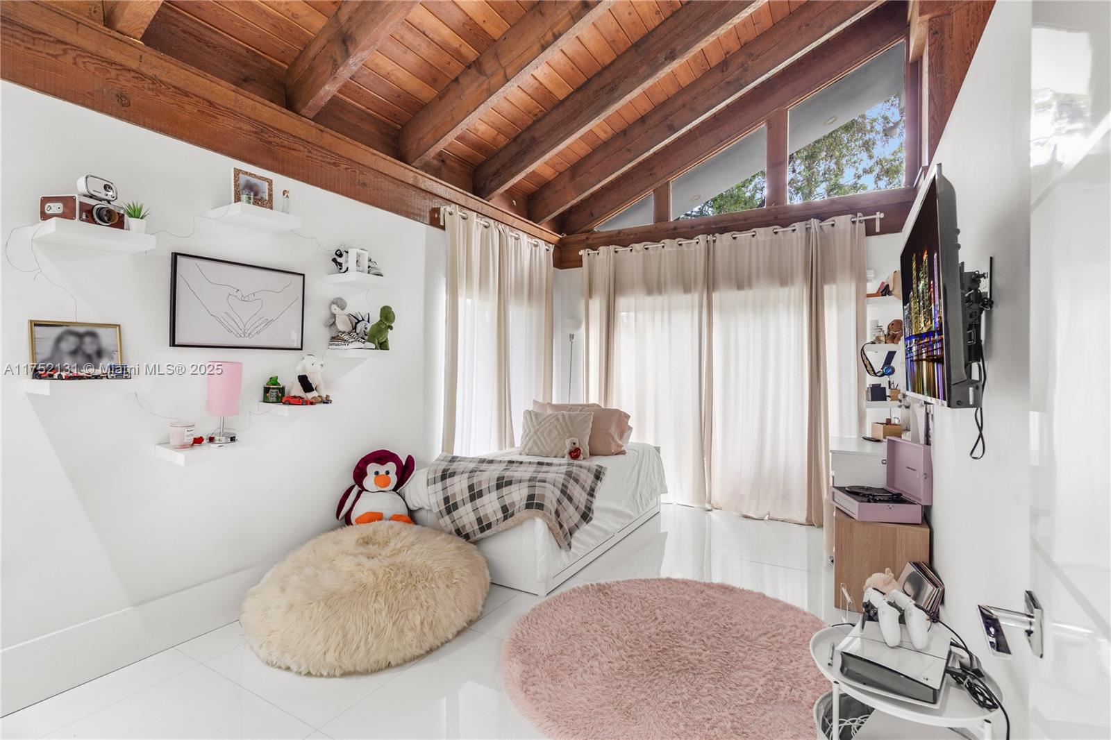 DORAL ESTATES - Residential