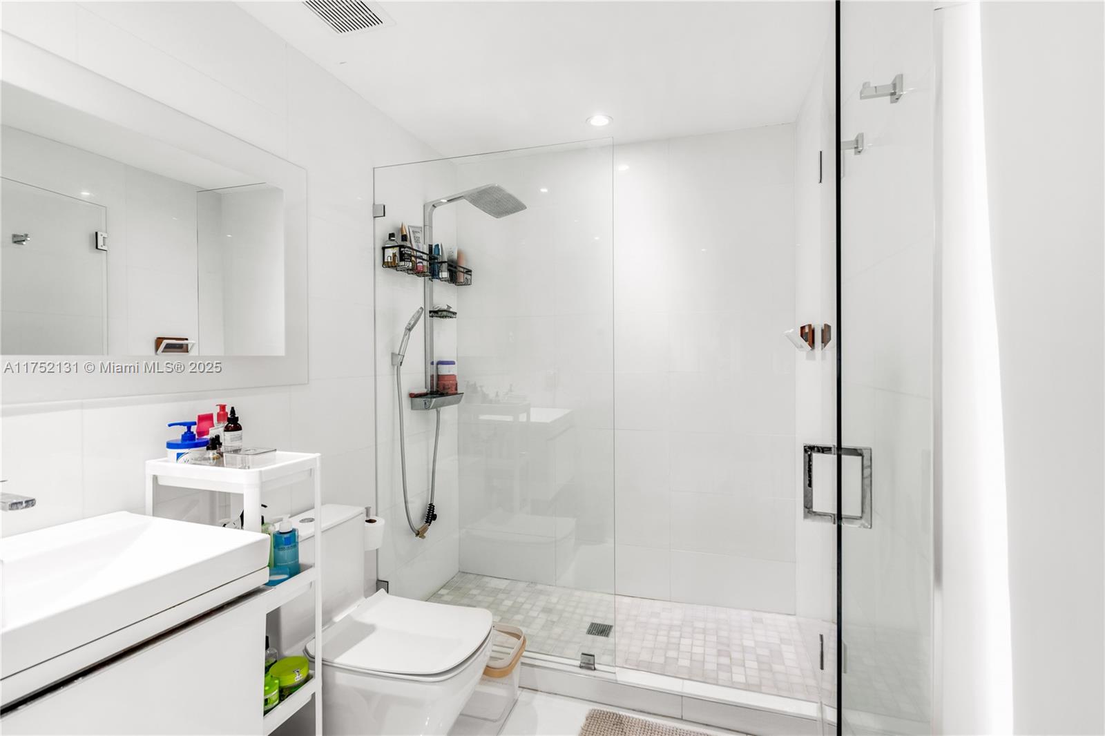 DORAL ESTATES - Residential