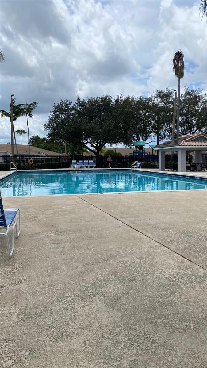 VILLAGES OF RENAISSANCE - Residential Lease