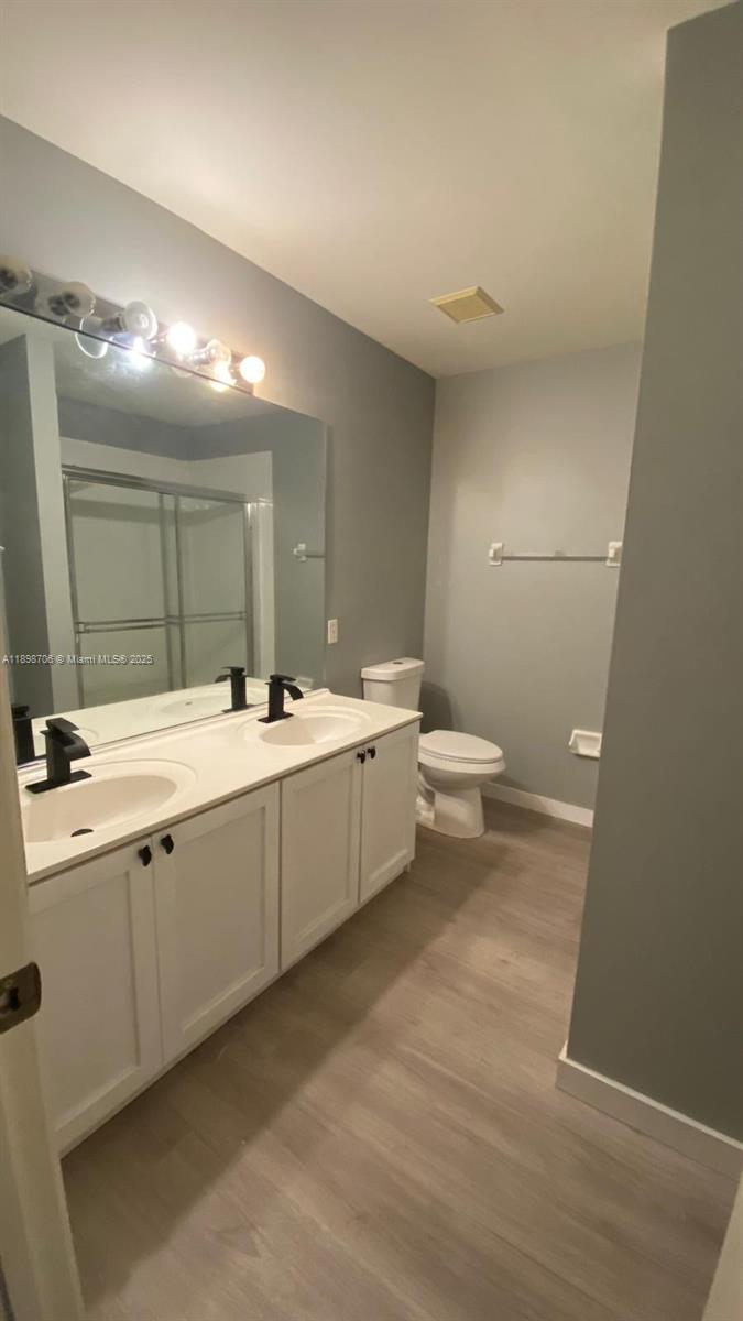 VILLAGES OF RENAISSANCE - Residential Lease