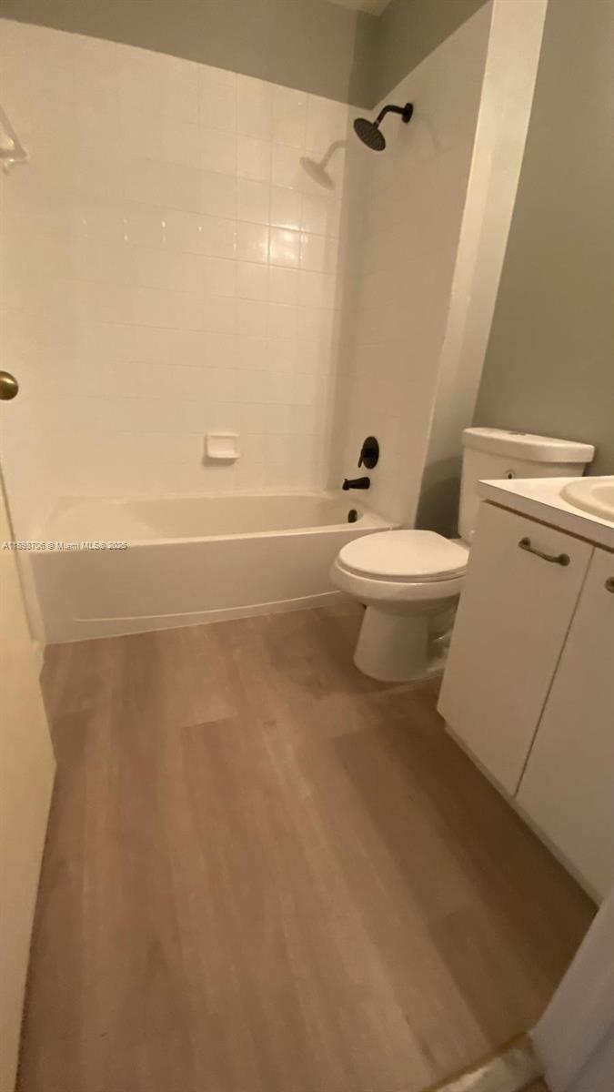 VILLAGES OF RENAISSANCE - Residential Lease