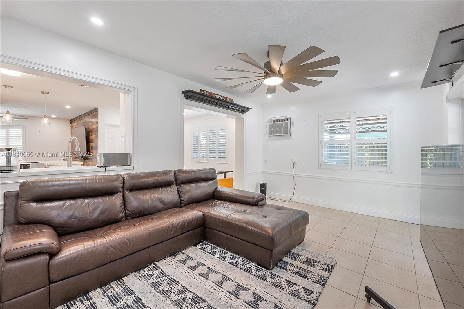 OAKLAND HILLS 4TH SEC - Residential