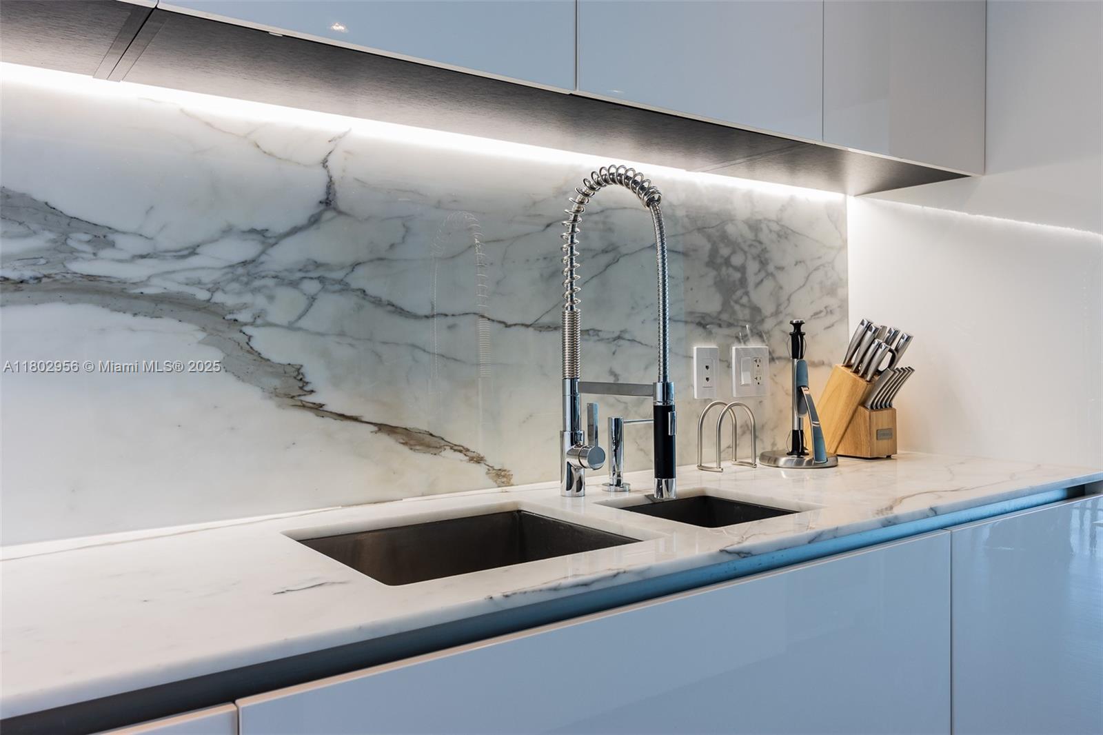 OCEANA BAL HARBOUR CONDO - Residential