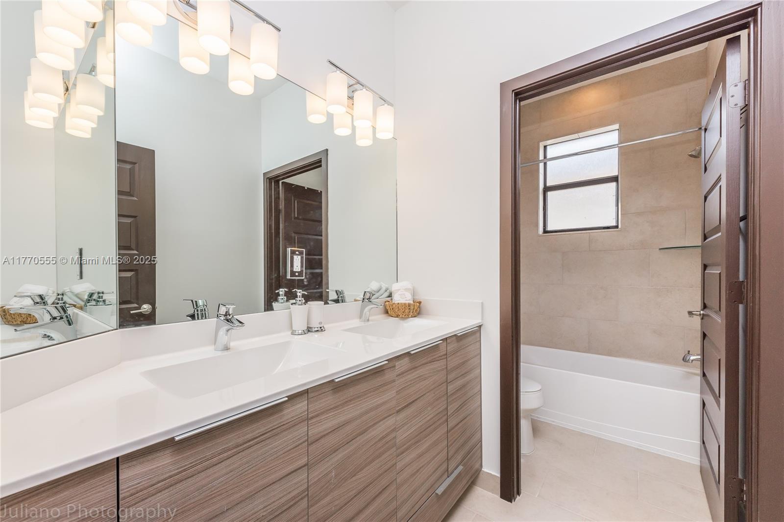 CRESTVIEW WEST - Residential
