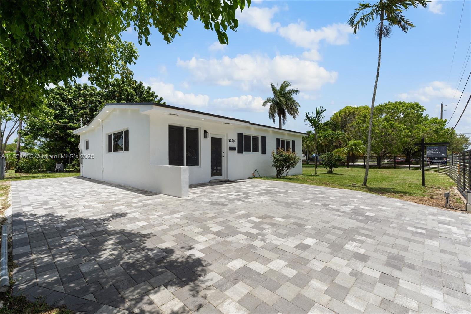 LINCOLN ESTS - Residential