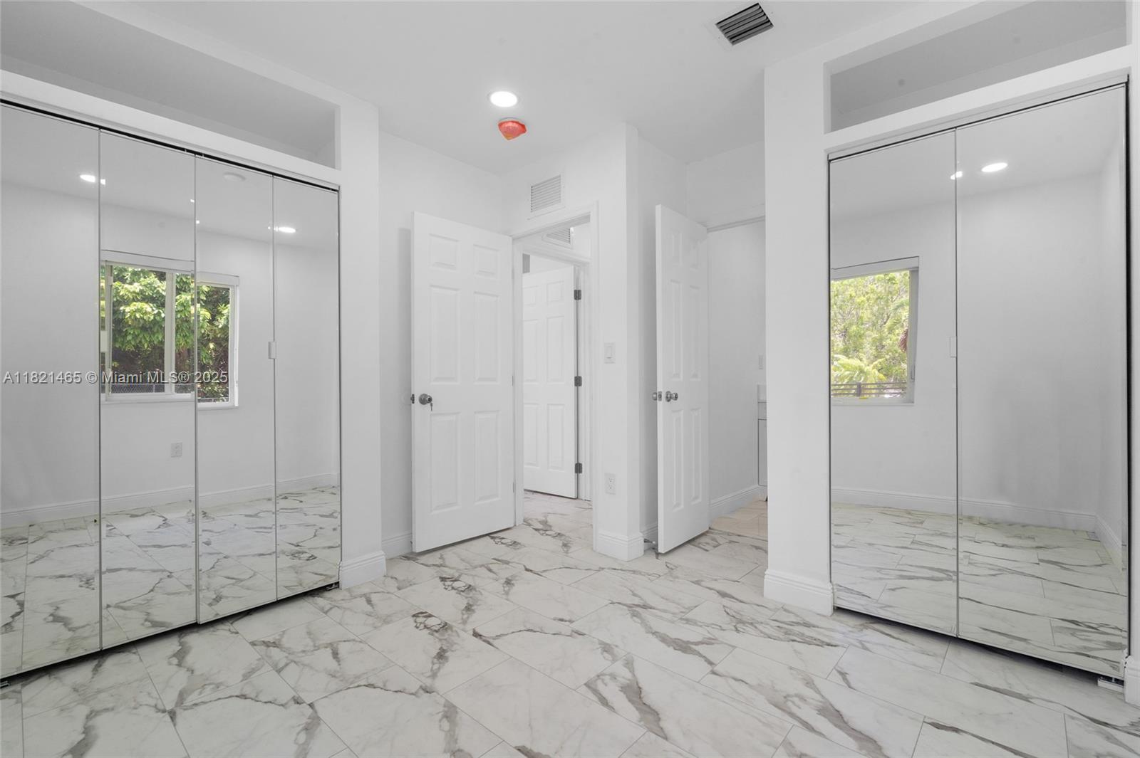 LINCOLN ESTS - Residential