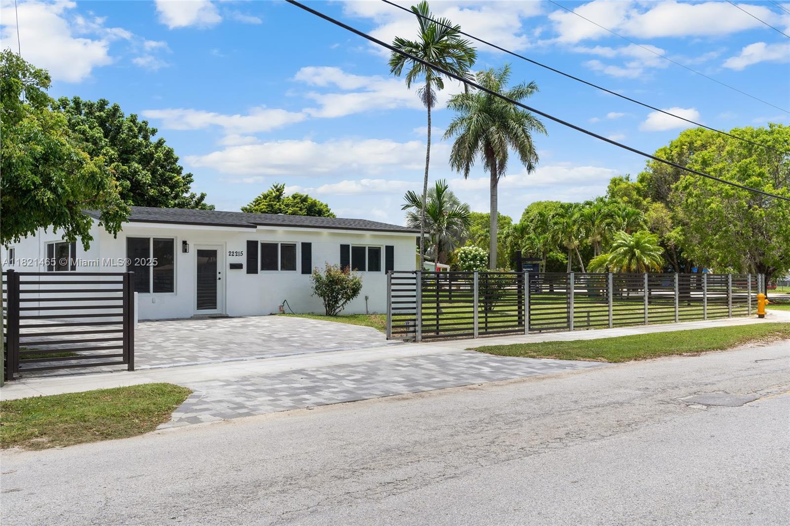 LINCOLN ESTS - Residential