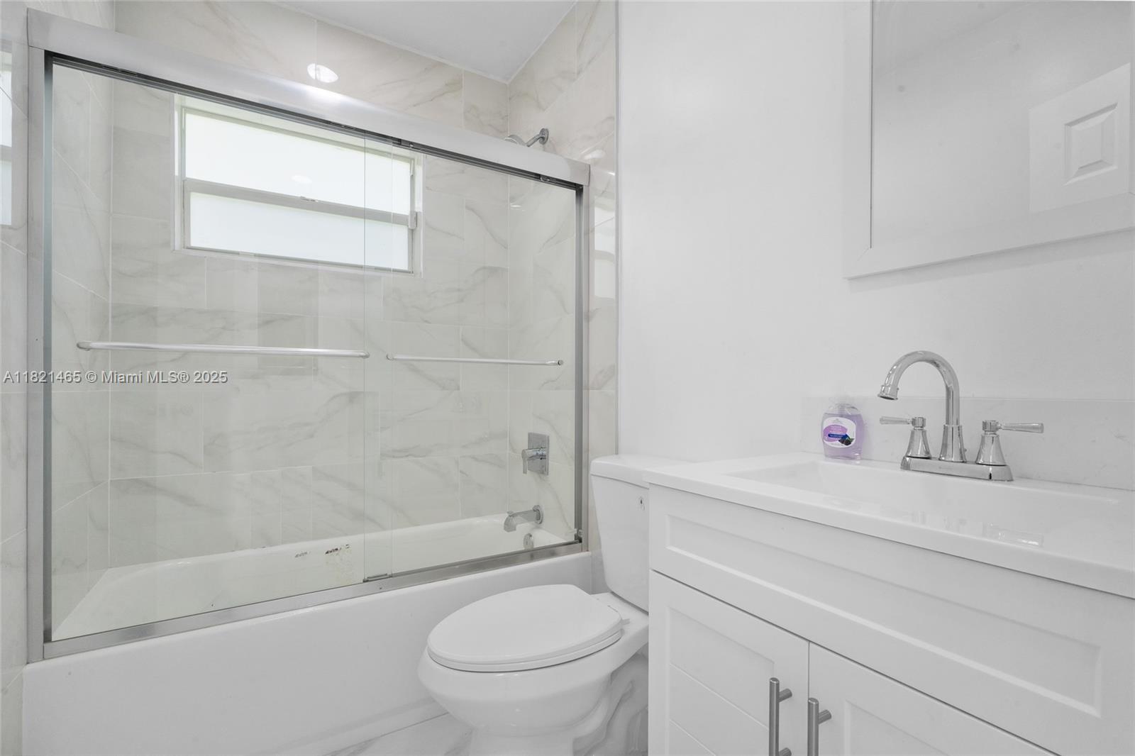 LINCOLN ESTS - Residential
