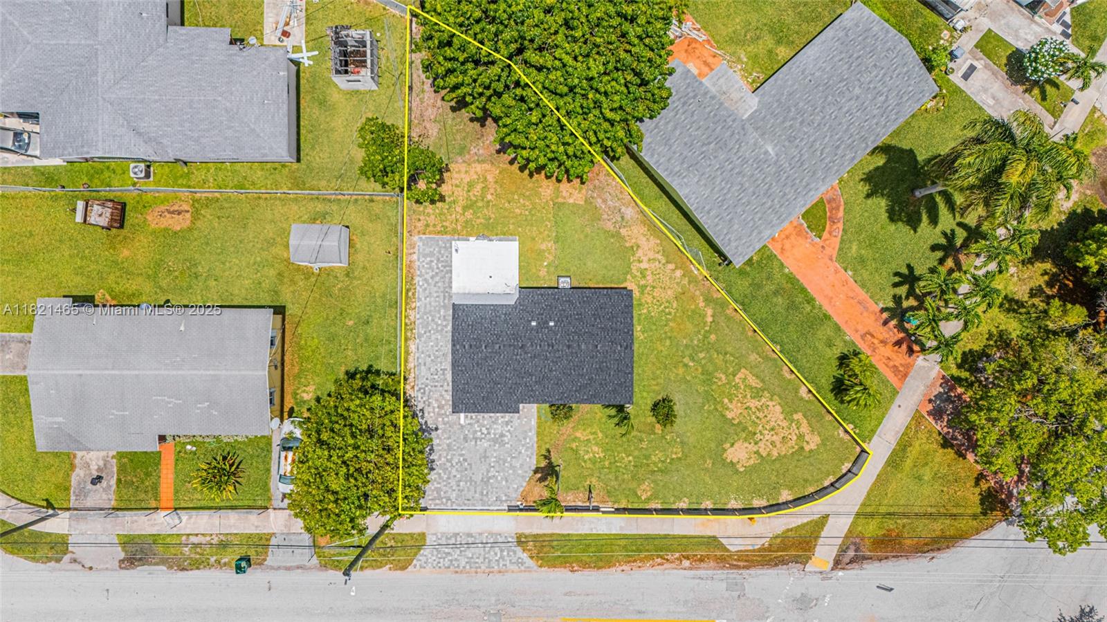 LINCOLN ESTS - Residential