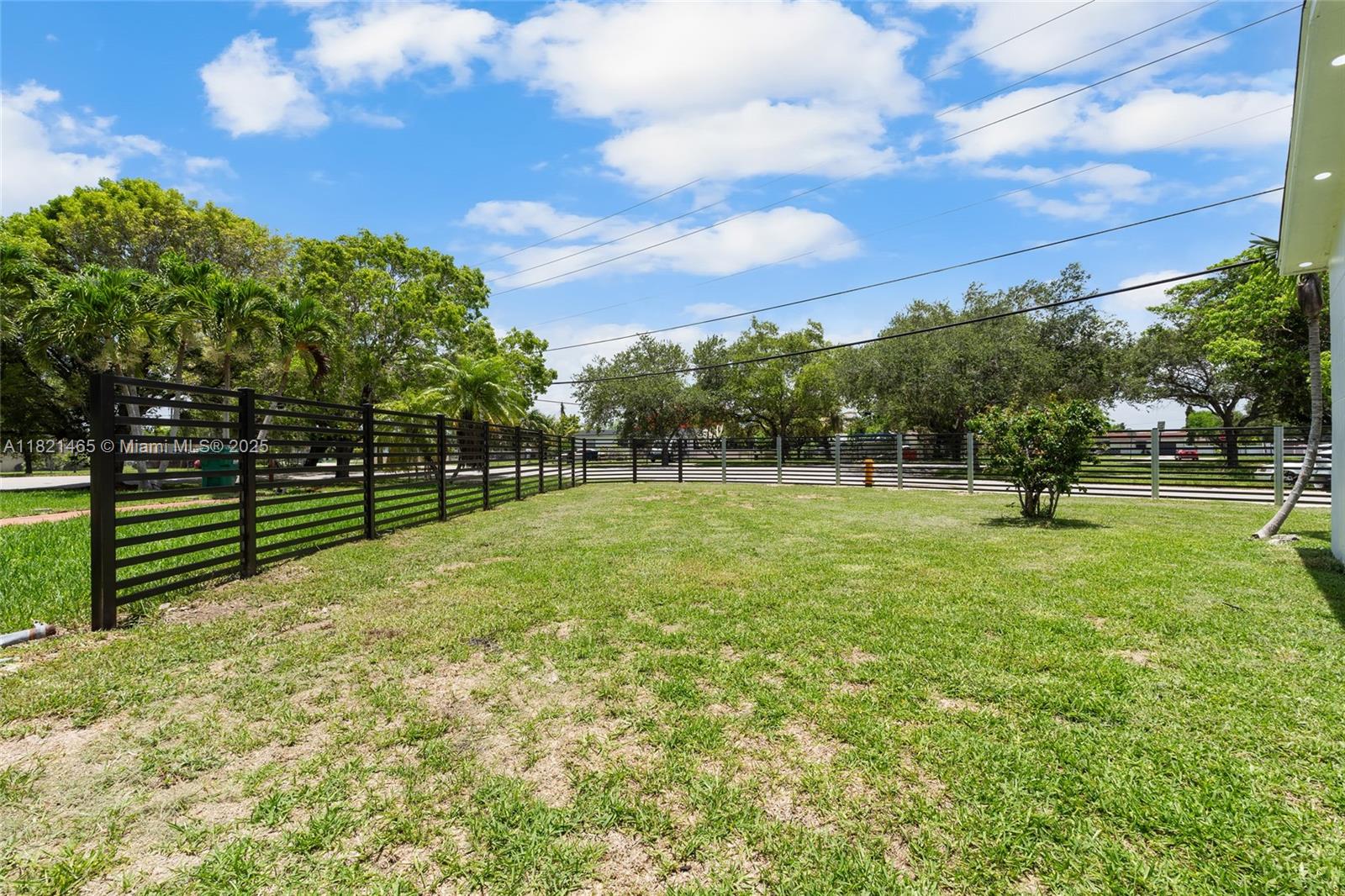 LINCOLN ESTS - Residential