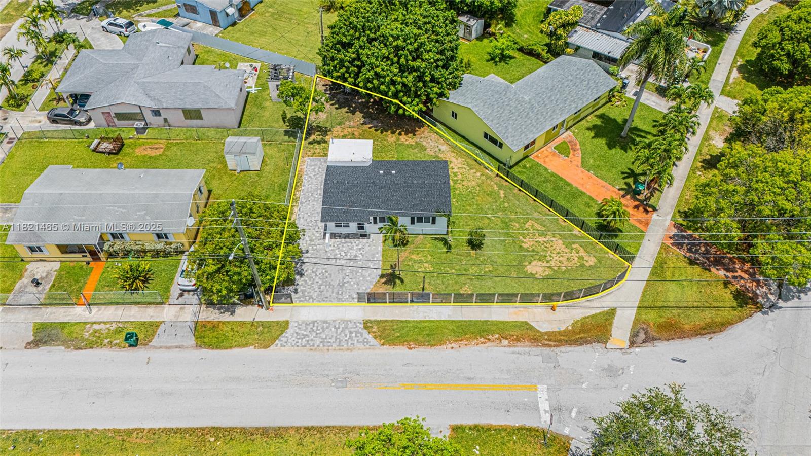 LINCOLN ESTS - Residential