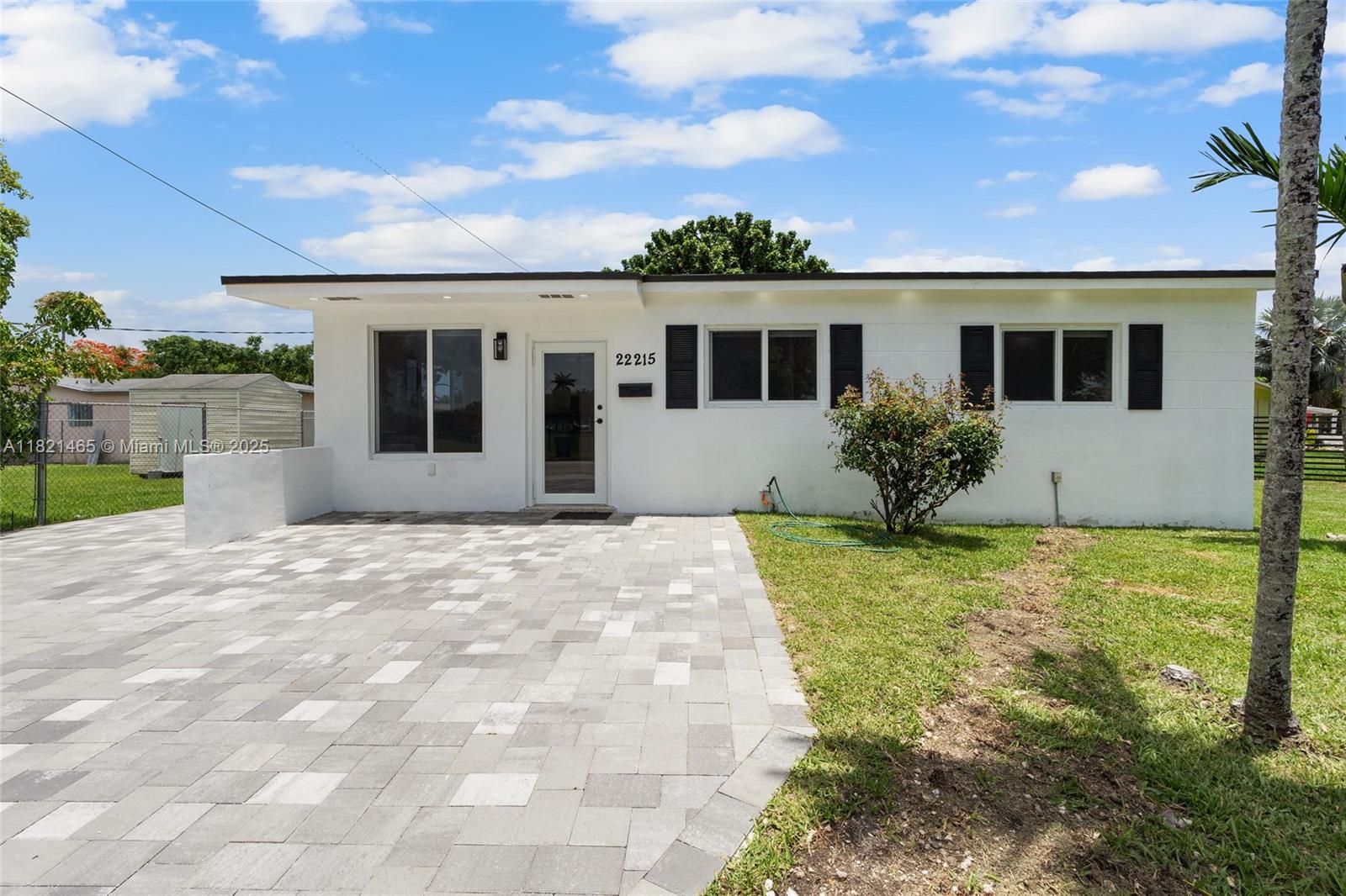 LINCOLN ESTS - Residential