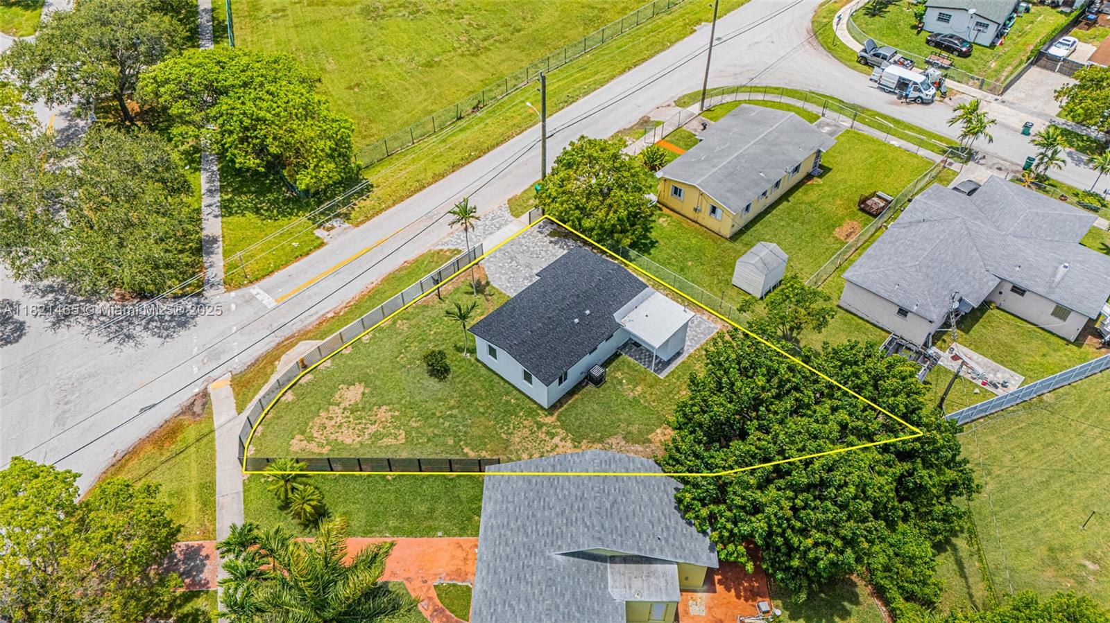 LINCOLN ESTS - Residential
