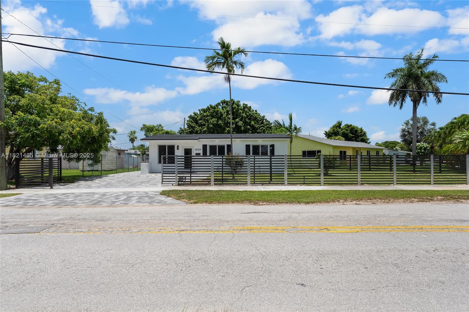 LINCOLN ESTS - Residential