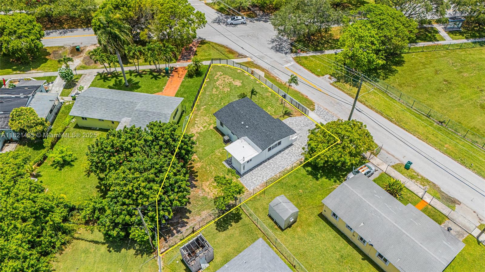 LINCOLN ESTS - Residential