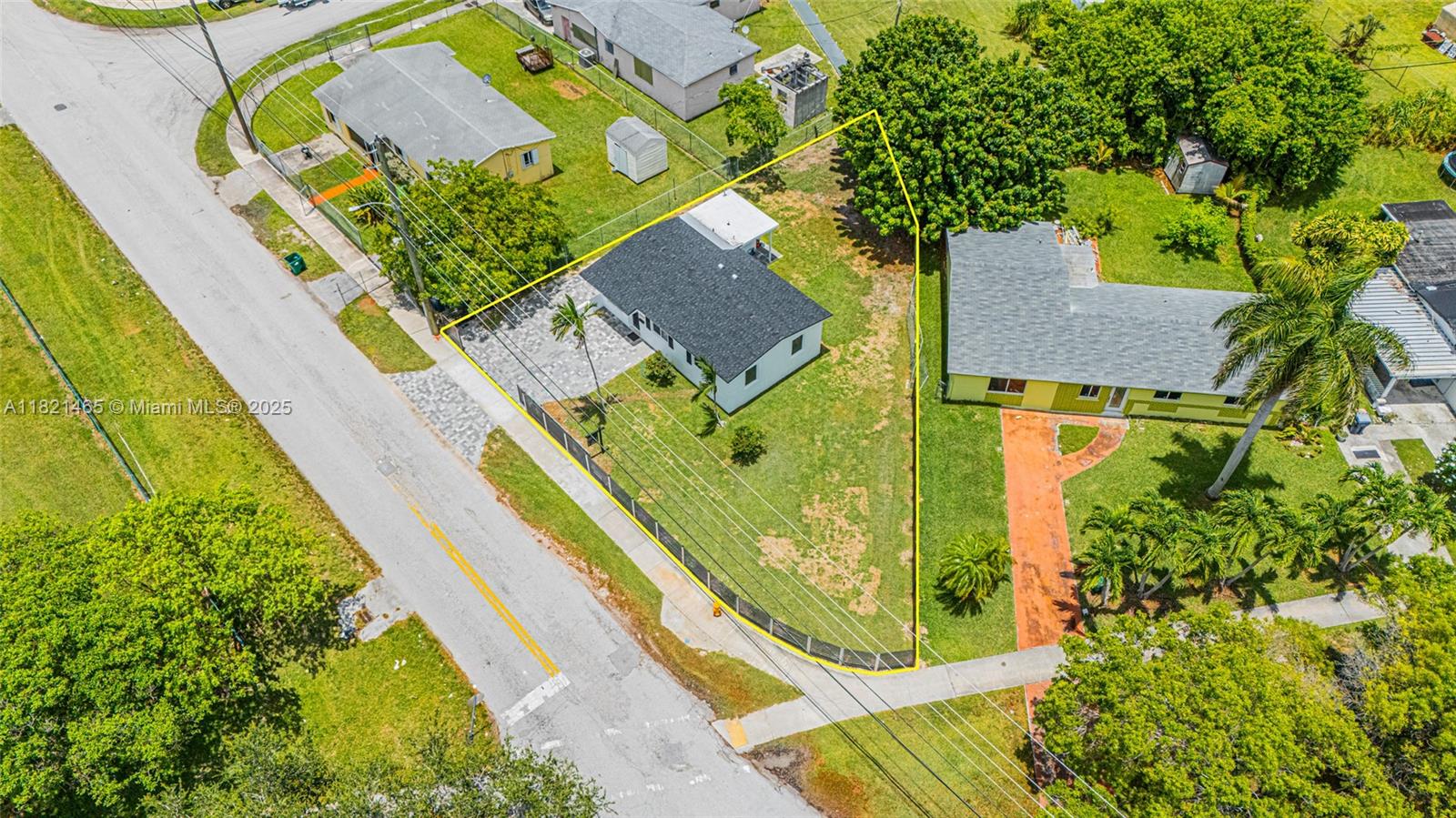 LINCOLN ESTS - Residential