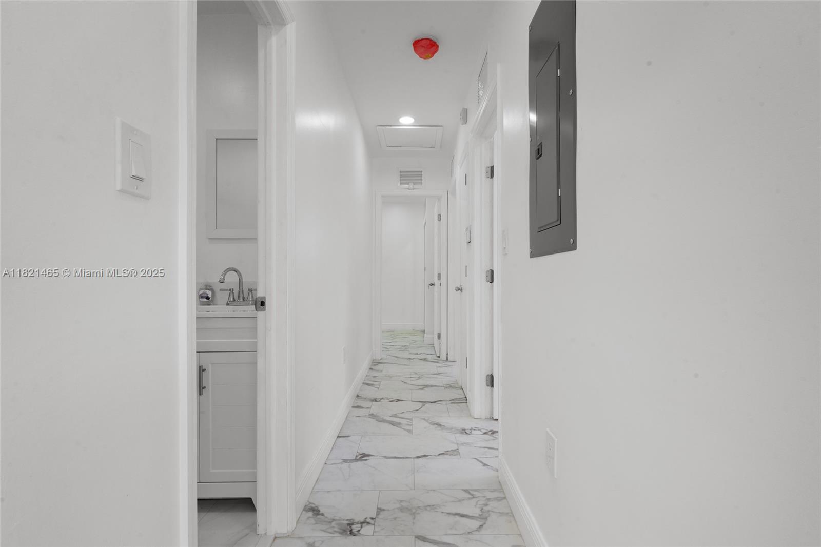LINCOLN ESTS - Residential