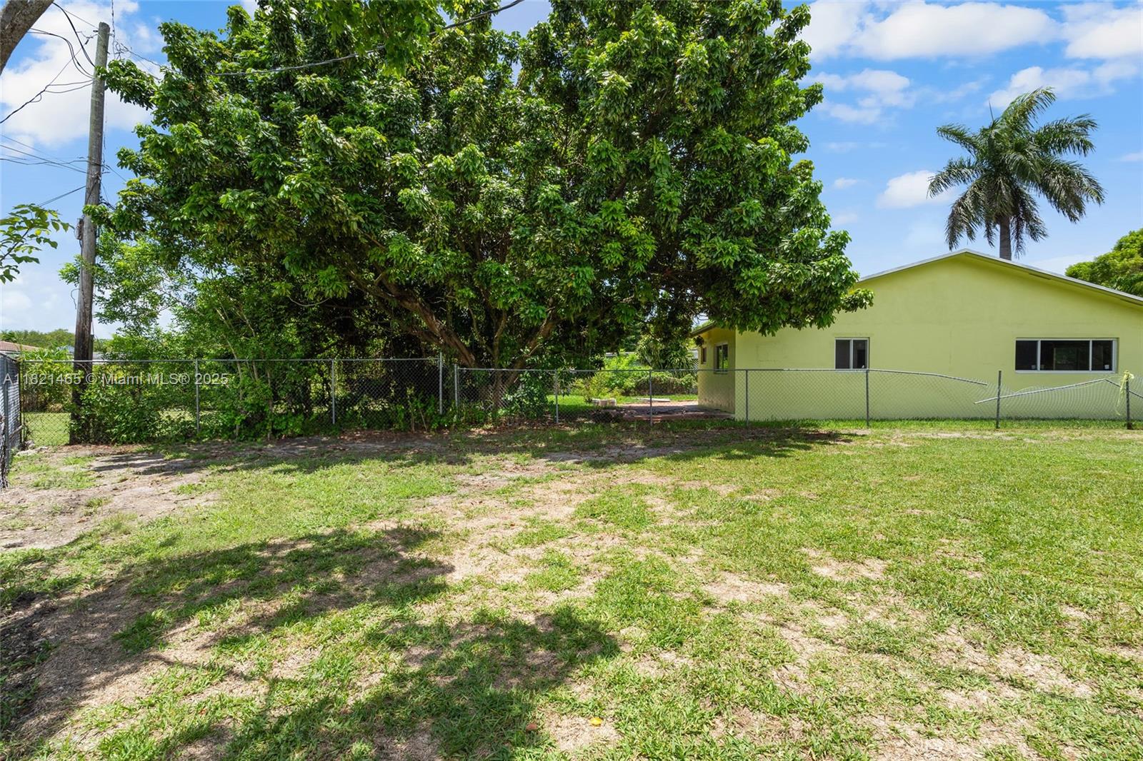 LINCOLN ESTS - Residential
