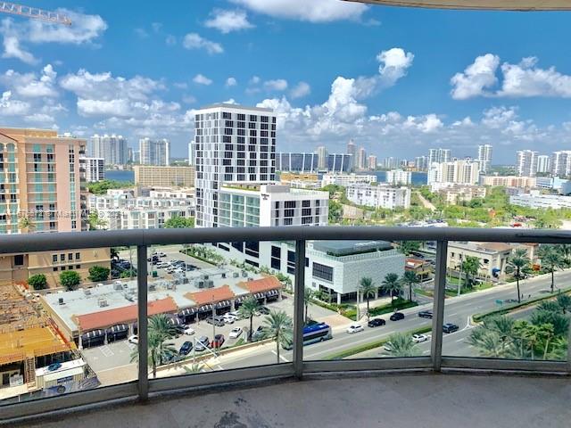 THE PINNACLE CONDO - Residential