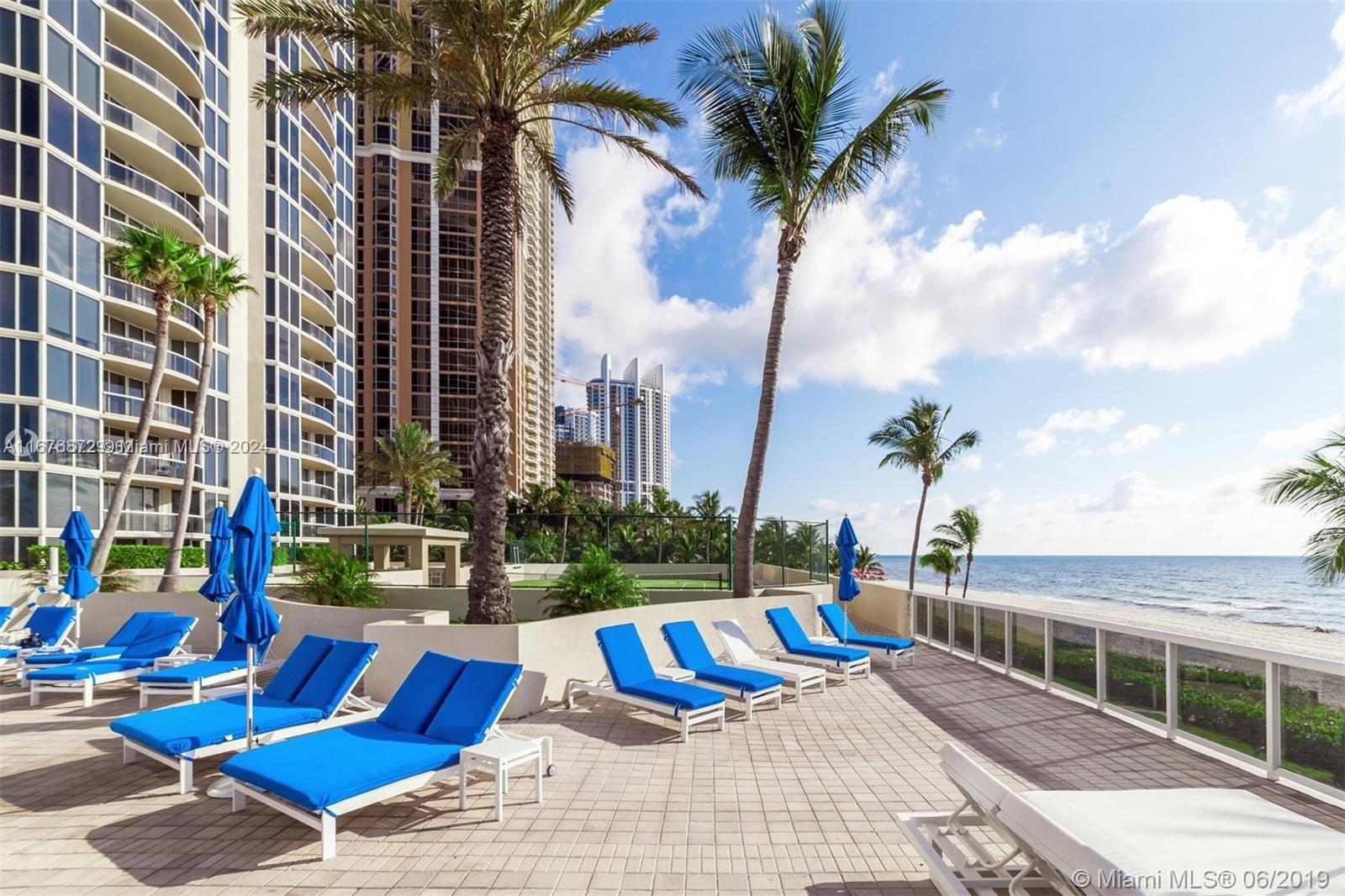 THE PINNACLE CONDO - Residential