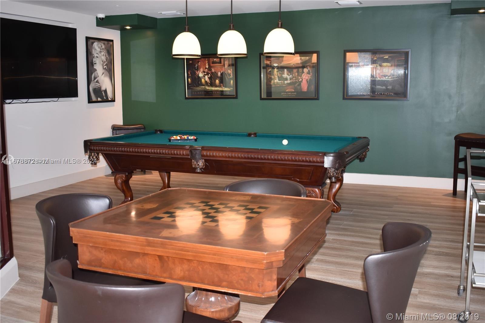 THE PINNACLE CONDO - Residential