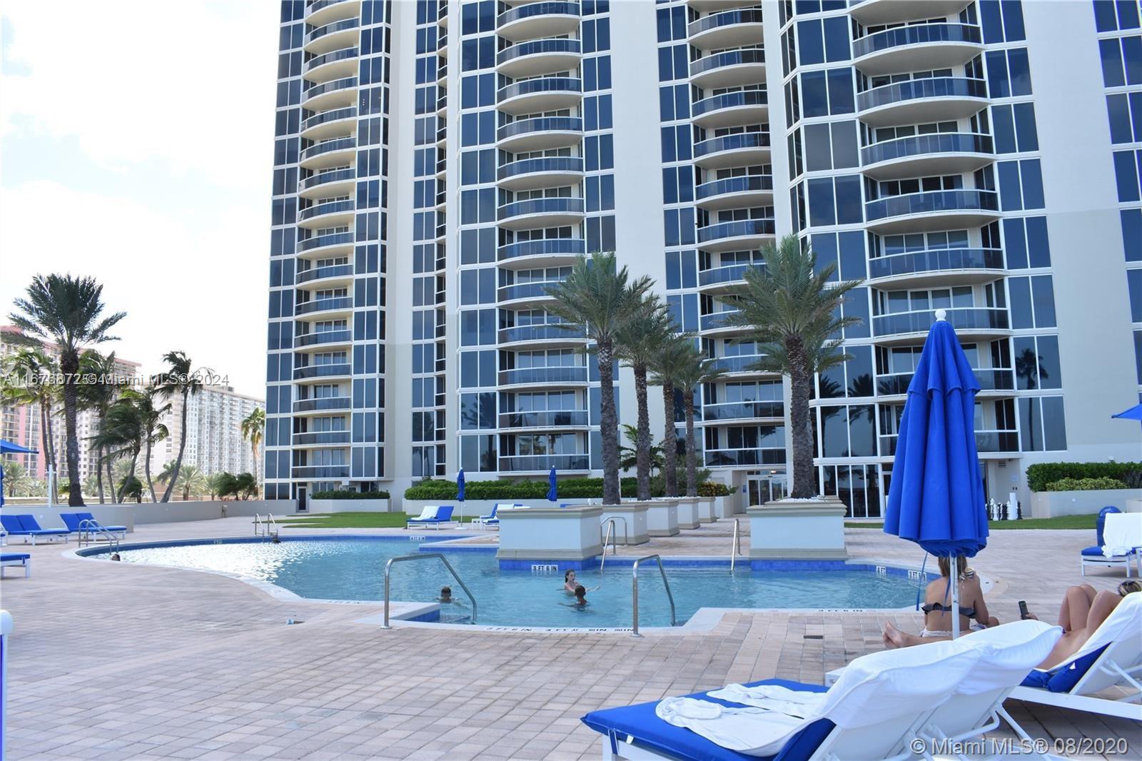 THE PINNACLE CONDO - Residential