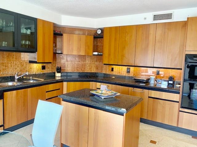 THE PINNACLE CONDO - Residential