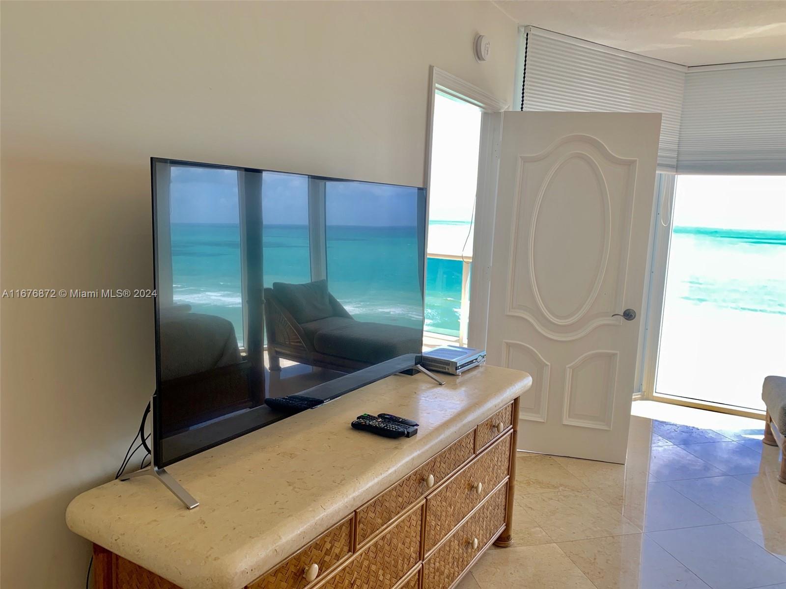 THE PINNACLE CONDO - Residential