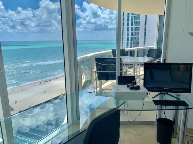 THE PINNACLE CONDO - Residential