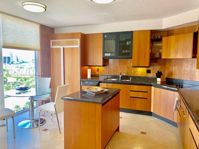 THE PINNACLE CONDO - Residential