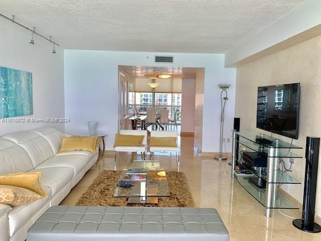 THE PINNACLE CONDO - Residential