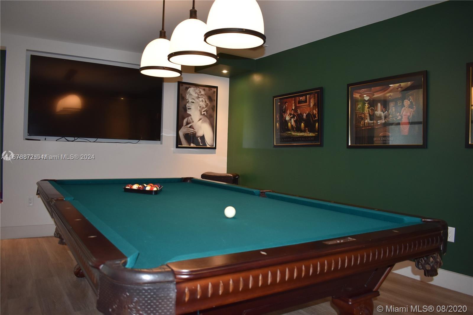 THE PINNACLE CONDO - Residential