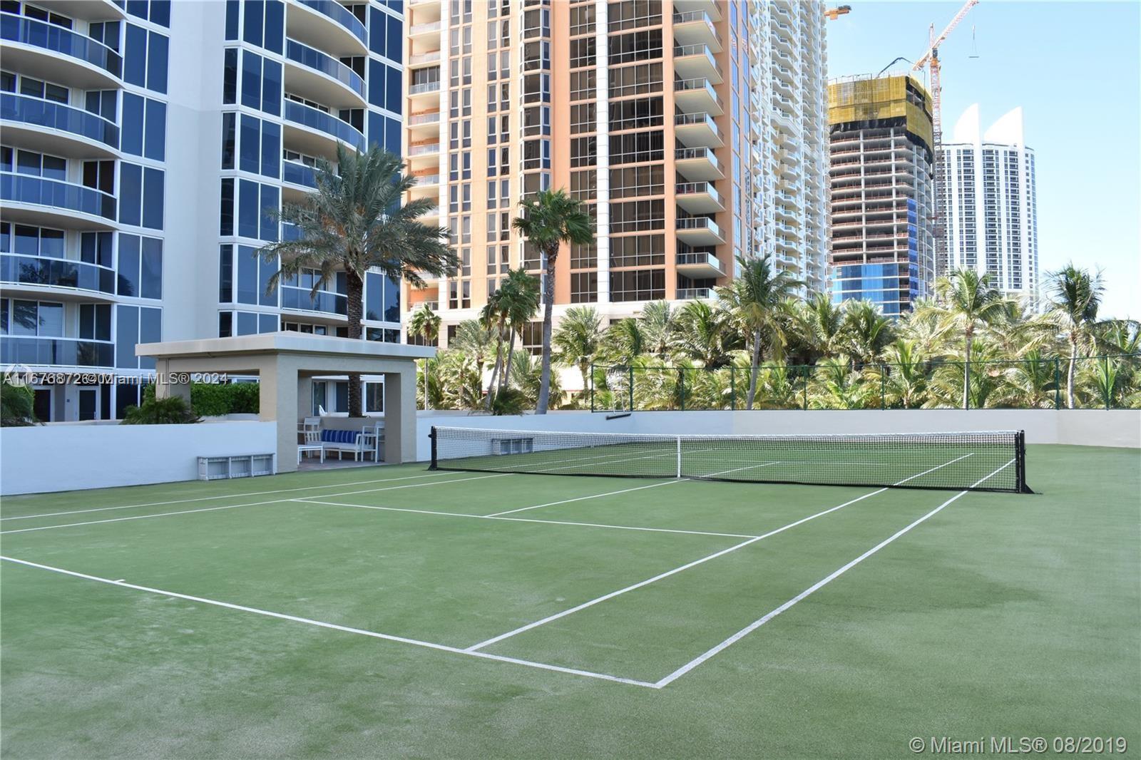 THE PINNACLE CONDO - Residential