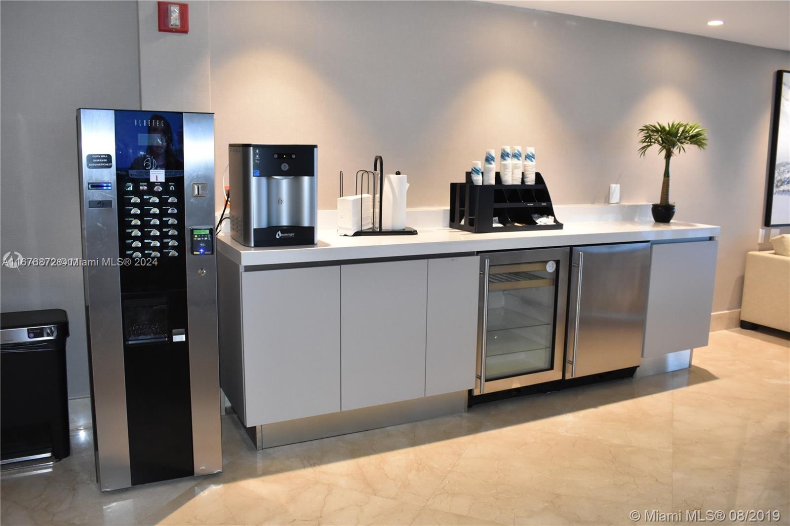 THE PINNACLE CONDO - Residential