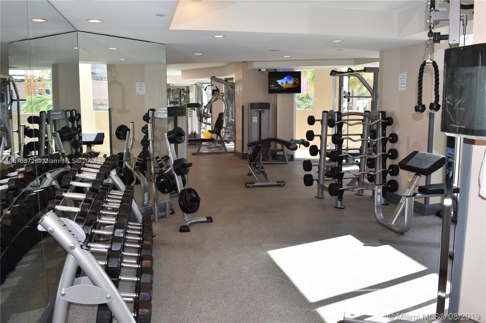 THE PINNACLE CONDO - Residential